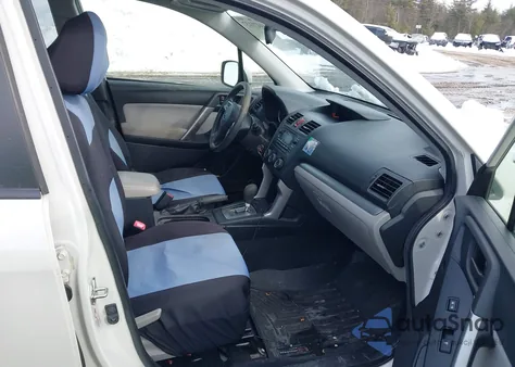 2015 Subaru Forester 2.5I Premium z USA, uszkodzony, nr VIN JF2SJADCXFH543612